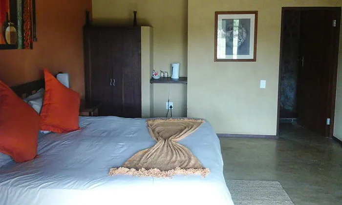 Cullinan: 2-Night Stay for Two with Breakfast & Dinner at Mangwa Valley Game Lodge
