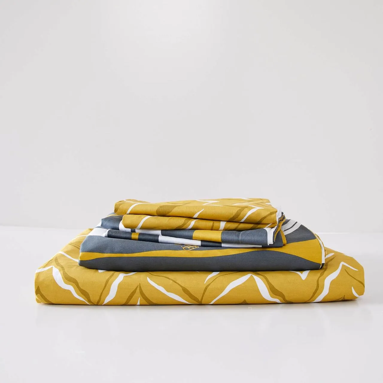 Queen Size 6 Piece 100% Cotton Duvet Cover Set, Moco